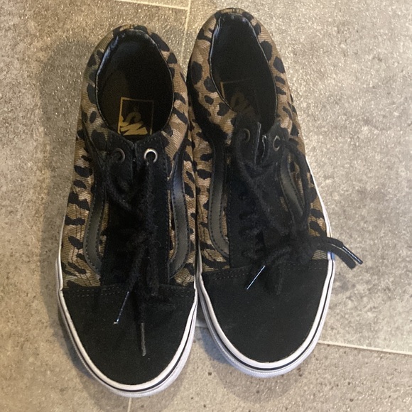 Vans - Picture 3 of 13